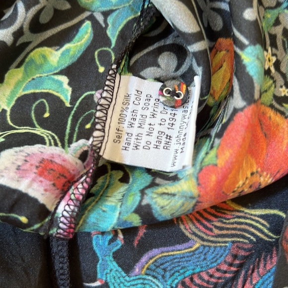 JOHNNY WAS Size XL black silk printed floral embroidered blouse - Picture 9 of 10